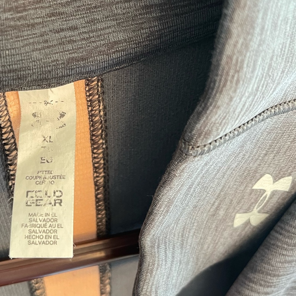 Under Armor pullover - Girls XL - Picture 5 of 6